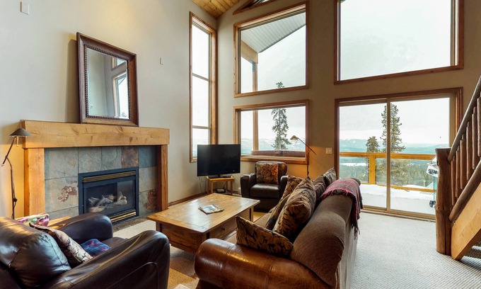 Snow Pine Estates Apartment | Ski-in/ski-out home w/private hot tub, dog-friendly attitude, & beautiful views