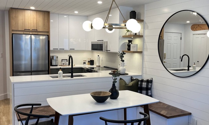 Big White Ski Resort Condo | Ski-in/Ski-out; Large, Luxury One Bed Condo