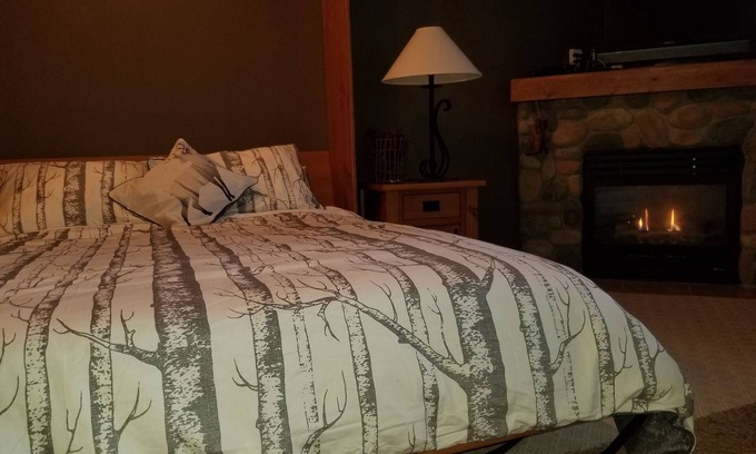 Silver Star Mountain Apartment | Ski In/Ski Out Modern Condo in Wildwood at Creekside