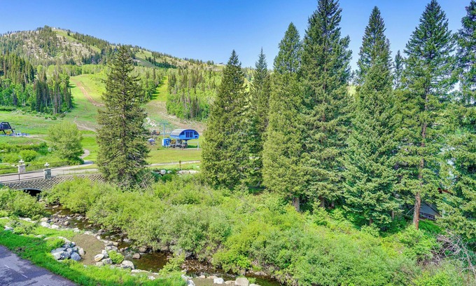 Salt Lake Mountain Resorts Condo | Ski-In/Ski-Out Solitude Condo w/Rooftop Hot Tub!