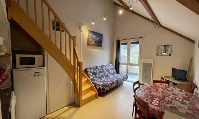 Laveissiere Apartment | Ski-In/Ski-Out Studio with Mezzanine, Balcony & Free Shuttle