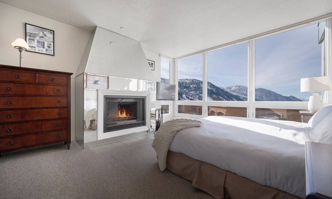 Salt Lake Mountain Resorts Condo | Ski in/Ski Out to Snowbird Ski Area in Spacious Condominium with Two Fireplaces