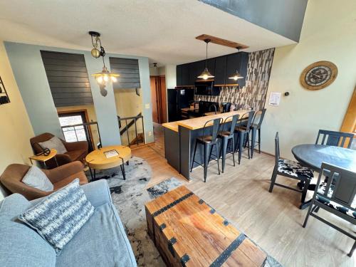 Lutsen Apartment | Ski-in Ski-out Townhome at Lutsen Mountain, Pool, Hot Tub, Fitness, Sauna and more!