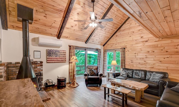 Village at Camelback House | Ski On/Off Camelback,Snowtubing,Pool,Waterparks,Paintball,Casino,Tennis,Zip-Line