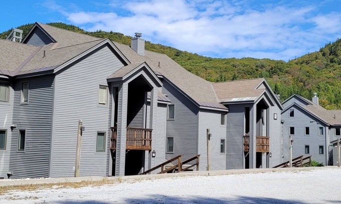 Killington House | Ski, RIde, Walk On/Off Condo On Pico at Killingtonn