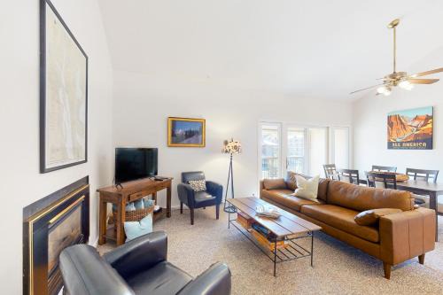 Crested Butte Apartment | Ski-riffic
