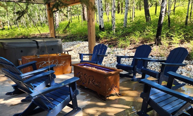 Lead Cabin | Ski, Snowboard, ATV Destination! Hot tub, trailer parking, EV charger!
