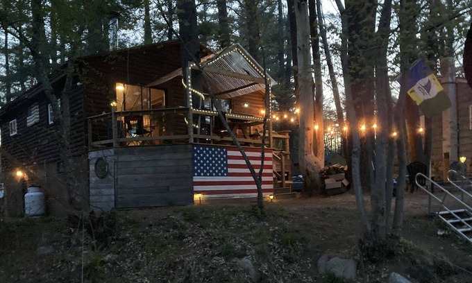 South Casco Cabin | Ski & Stay-25 min to Shawnee Peak Access to Big Sebago Fishing/Ice Fishing