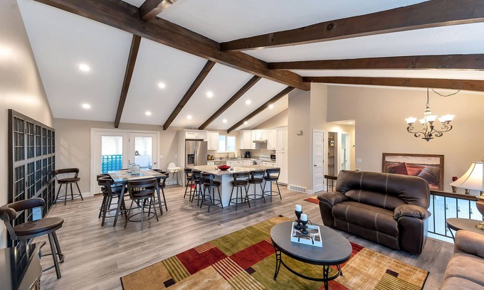 Murray House | Ski & Vacation Rental Close to All Resorts