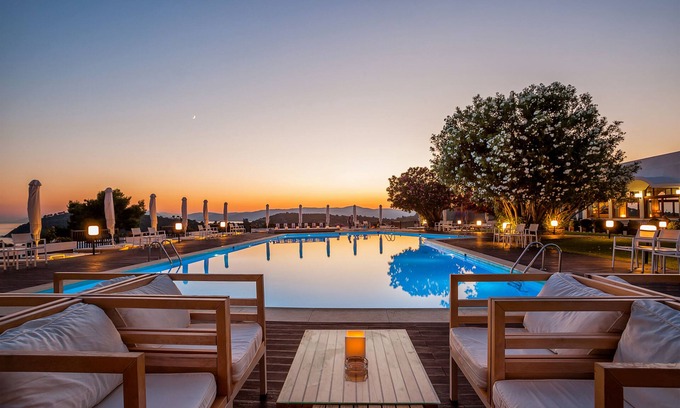 Koukounaries Hotel | Skiathos Palace Hotel