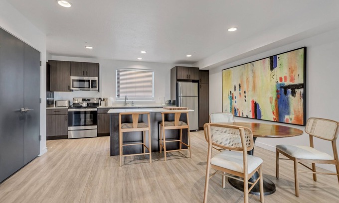 Downtown Salt Lake City House | Skier’s Dreamhome Downtown SLC 2BR/2.5BA +Garage