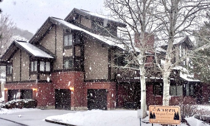 Cottonwood Heights House | Skiers Haven for Mountain recreation at Alta/Snowbird/Brighton/Solitude