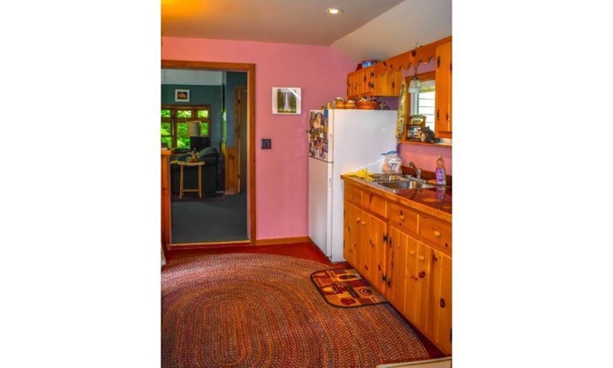 Town of Bellmont House | Skiing, golf, snowmobiling waterfront cottage for rent. Four Season.