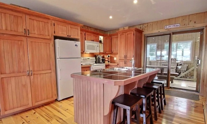 Potton Ski Chalet | Skiing, Hiking, Golf and Cycling