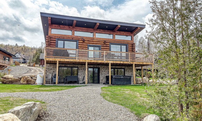 Saint Come Ski Chalet | SkiOlac - SPA, Ski, and Lakefront