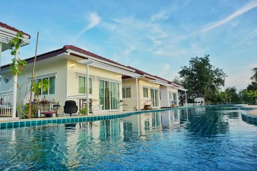 Cha-am House | Sky and water resort