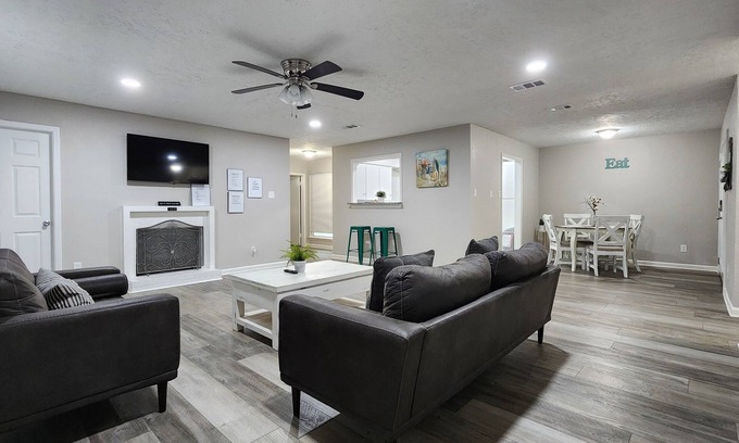 Longview House | Sky blue on Eden