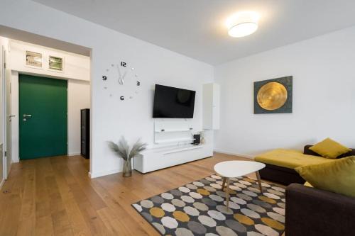 Aviatiei Apartment | Sky View - Golden Horizon