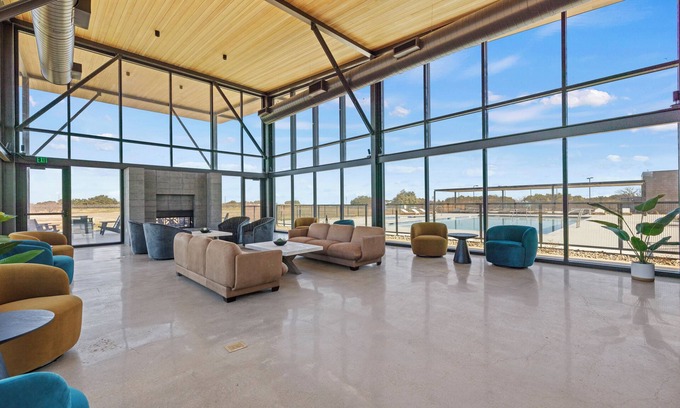 Fredericksburg Hotel | SKYE Texas Hill Country Resort