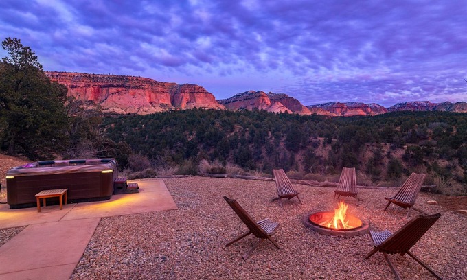 Orderville House | Skyfall Cabin | Private Hot tub | Zion NP