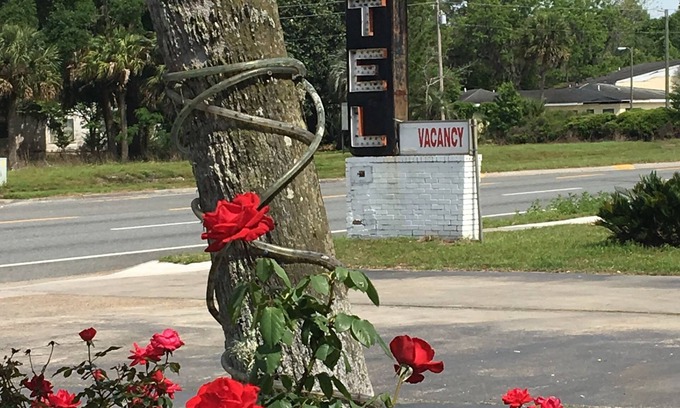 Perry Hotel | Skylark Motel