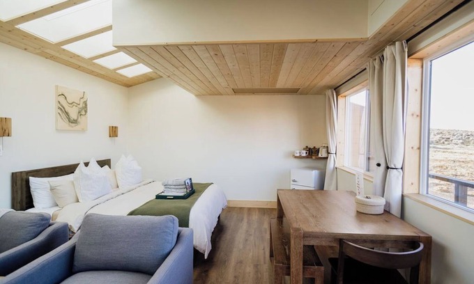 Monticello RV Rental | Skylight Casita, Solar Powered, AC and Heating, near National Parks