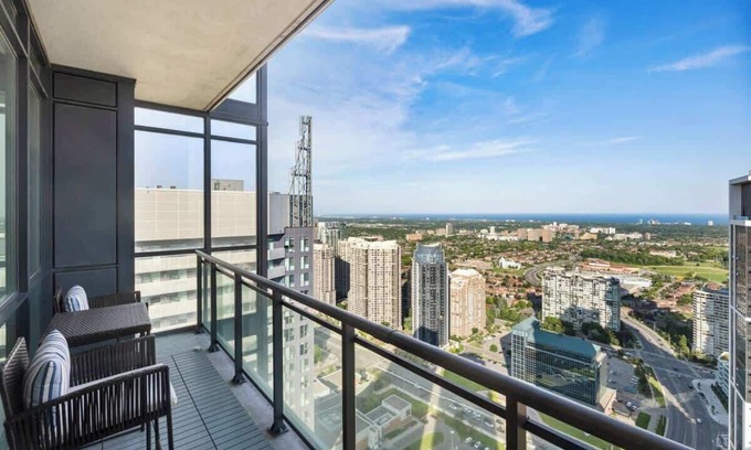 Downtown Mississauga Apartment | Skyline Bliss Penthouse, Gym, Pool, Sauna Access