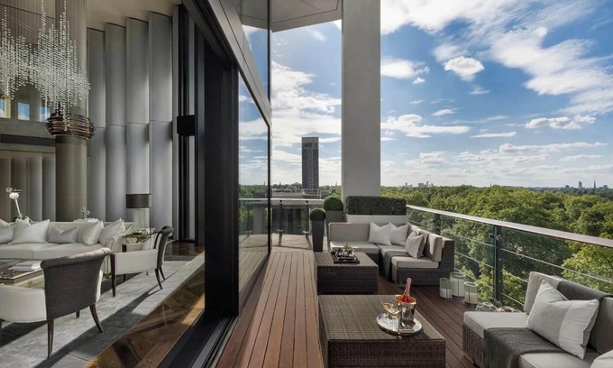 Regent Park Hotel | Skyline Luxe Panoramic Suites & towers Toronto