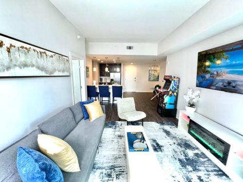 North Buckhead Apartment | Skyline Luxe Penthouse, Top Floor, Balcony, Pool, Amazing View