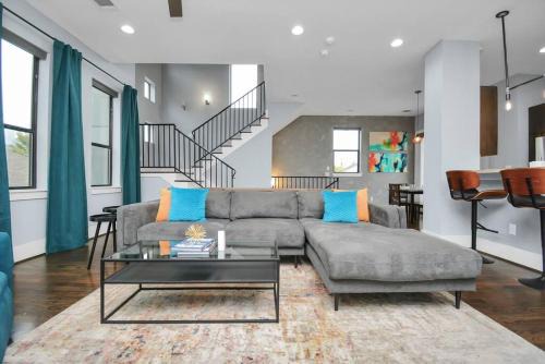 Greater Third Ward House | Skyline Views - Sleeps 10 Home Near Downtown
