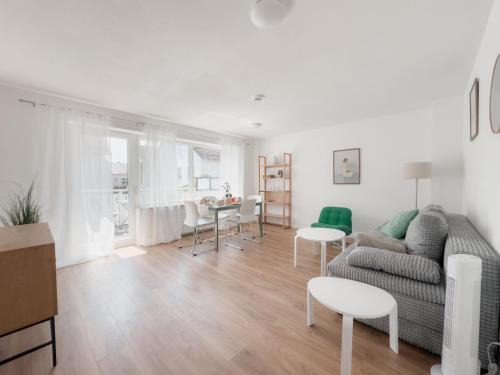 Unterallgau Apartment | Skyrise Apartments - Zentral mit Küche, Balkon und Parkplatz