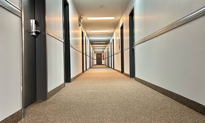 Whitecourt Hotel | Skyvista Motel Inn