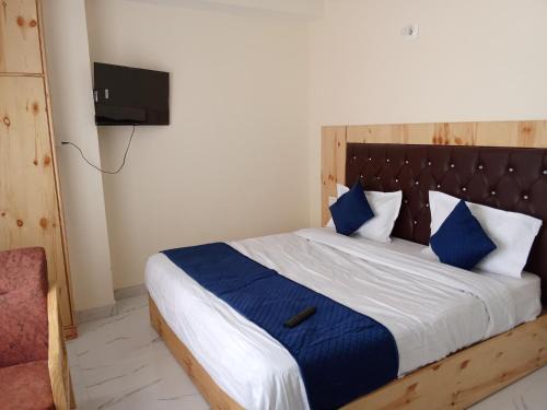 Burwa Hotel | SkyWay HomeStay