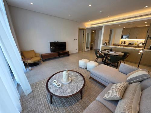 Manama Apartment | Sleek 1BR Haven Comfort and Style in Pearlhouse!