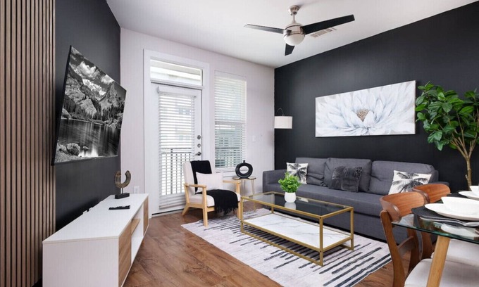 King William Apartment | Sleek 2BR w/Gym, Parking, Near King Wms&Towers