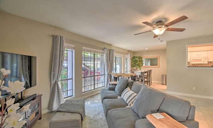 Cloisters Condo | Sleek Phoenix Condo: Walk to Biltmore Fashion Park