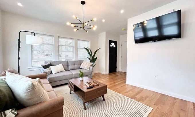 Arlington Apartment | Sleek & Stylish Condo Retreat, 2BA, W/D