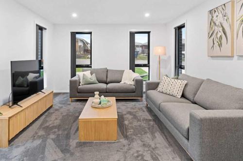 Shorewell Park House | Sleek & Stylish Family Retreat in Shorewell Park