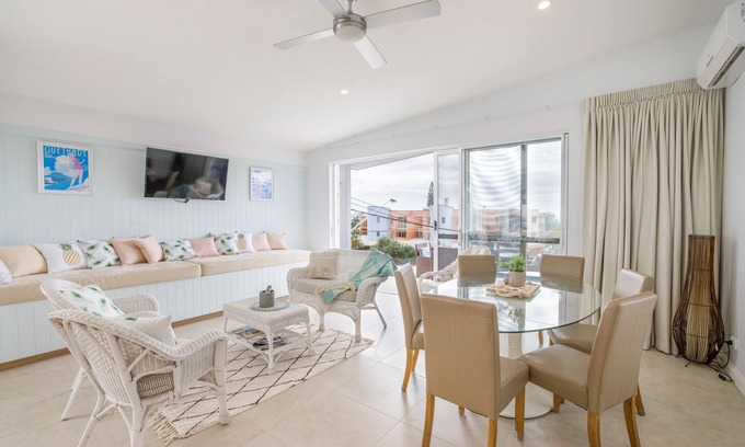 Bogangar Apartment | Sleep 10 in the heart of Cabarita Beach, gateway to the Tweed Coast and Valley.