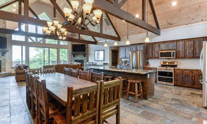 Indian Point House | Sleep 36 - 16 King Beds - Indoor Pool - 3 min to SDC! -Vanessa's Vacation Homes