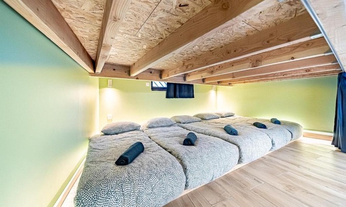 Oullins Apartment | Sleep and Go - Cozy 9 people - Oullins