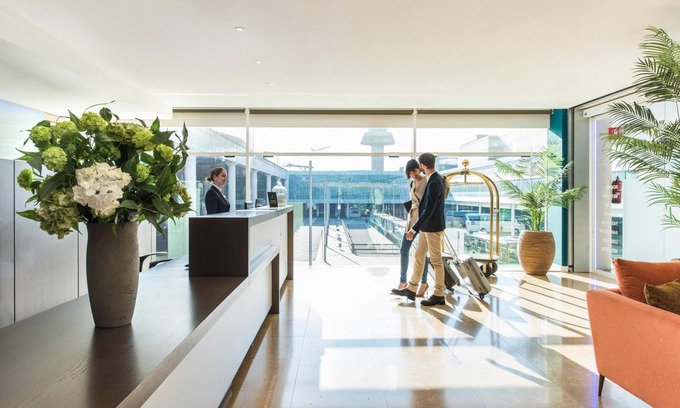 El Prat de Llobregat Hotel | Sleep & Fly
