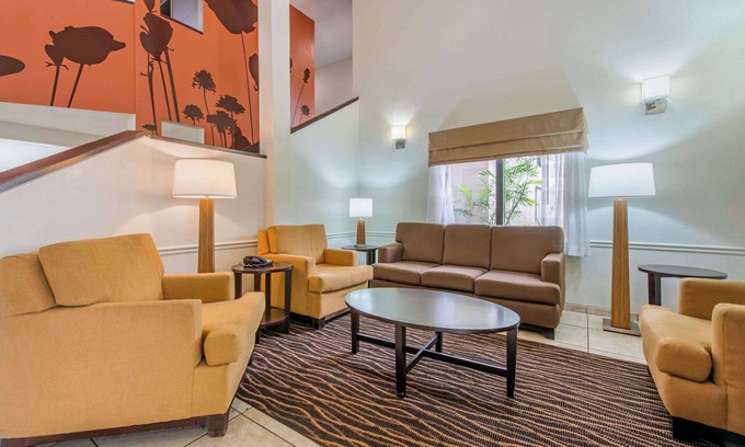 Bayou Oaks Hotel | Sleep Inn Sarasota North