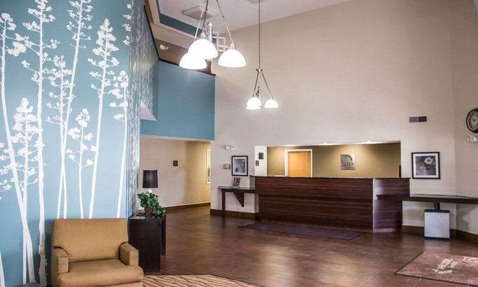 Quad Cities Hotel | Sleep Inn & Suites Davenport - Quad Cities