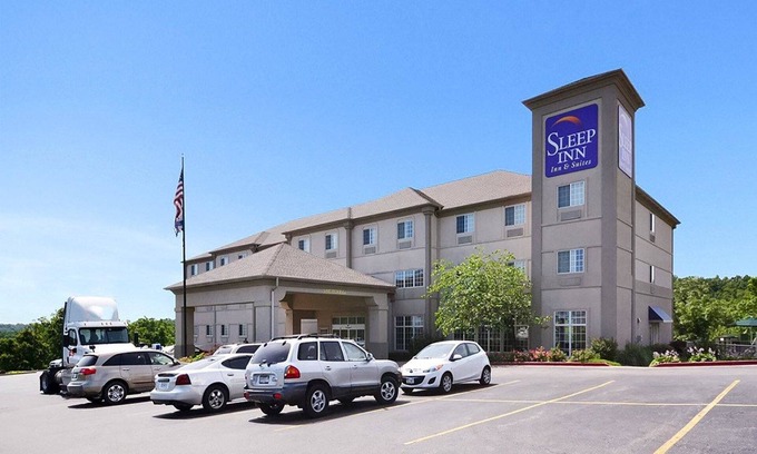 Camdenton Hotel | Sleep Inn & Suites Lake of the Ozarks