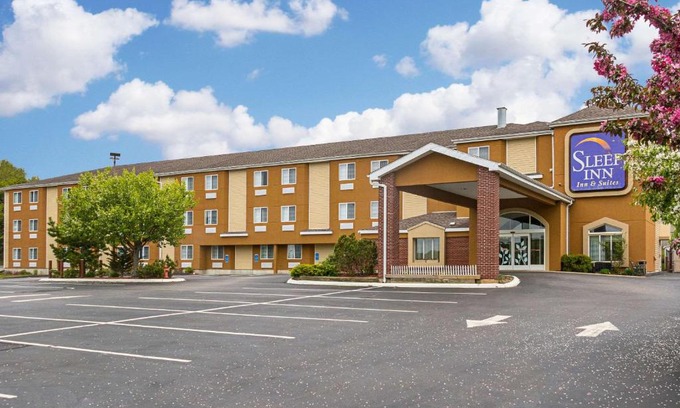 Niantic Hotel | Sleep Inn & Suites Niantic North