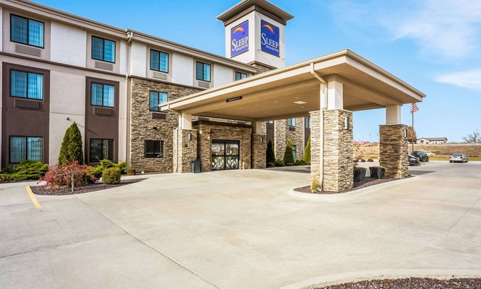 Hannibal Hotel | Sleep Inn & Suites
