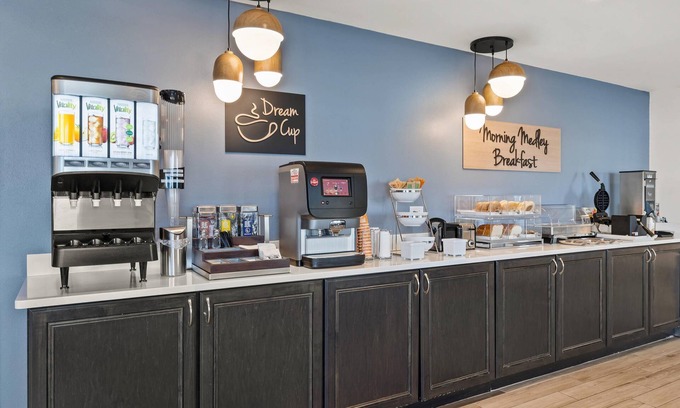 Verona Hotel | Sleep Inn & Suites Verona - Madison Southwest
