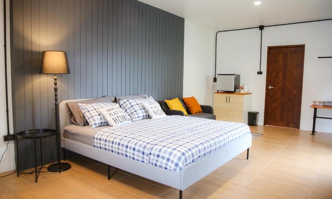 Chim Phli House | SLEEP SLEEP SUANPHAK Homestay