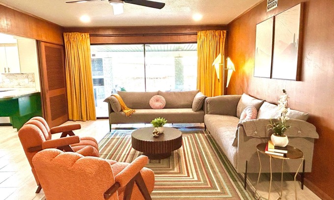 Shearer Hills - Ridgeview House | Sleep12-King4BR+Pool+HotTub+Pickleball+Bball+Arcde,SeaWrld,SixFlags,AirPt,DwnTwn